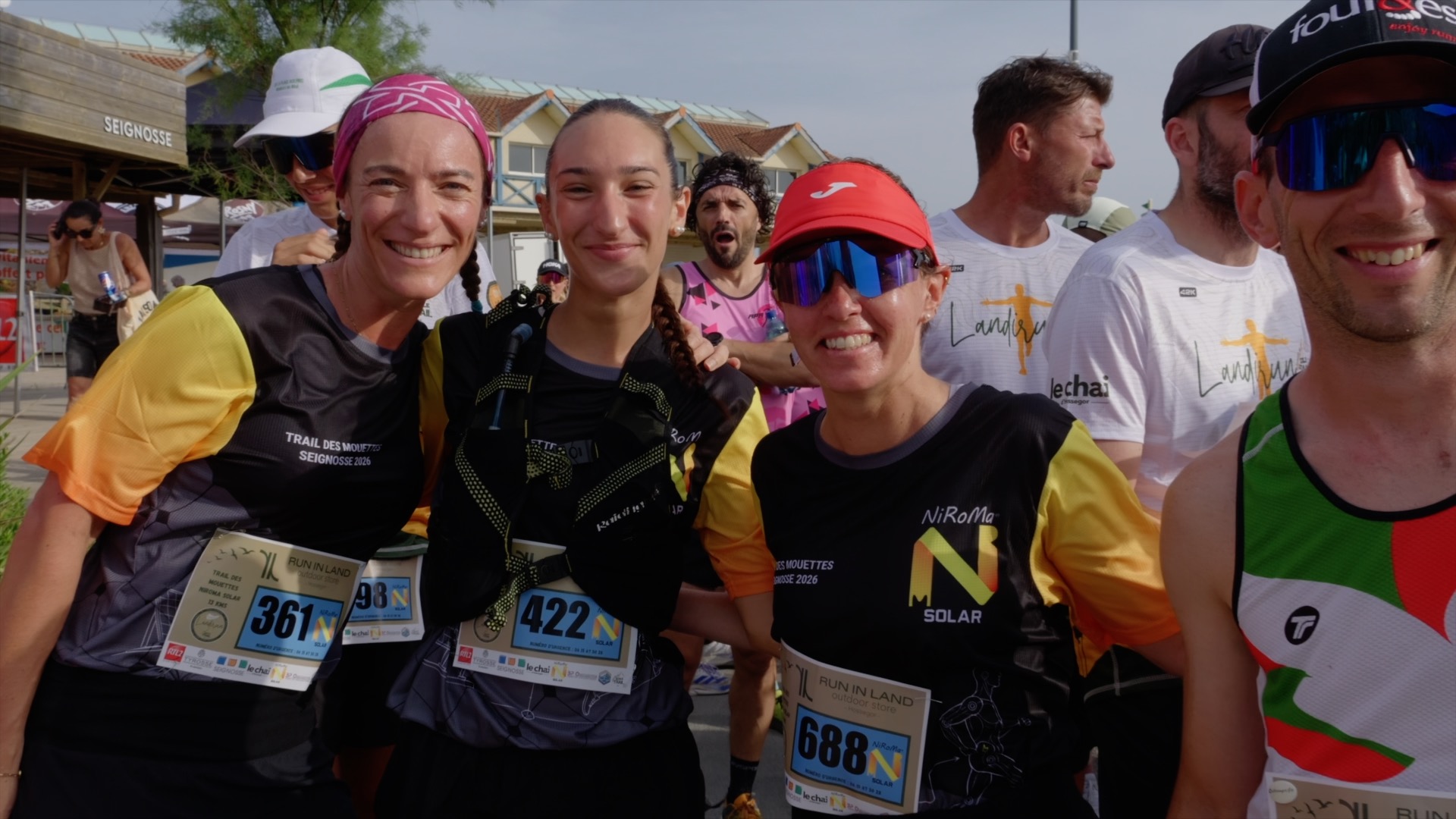 Coureuses souriantes prêtes au départ à Seignosse