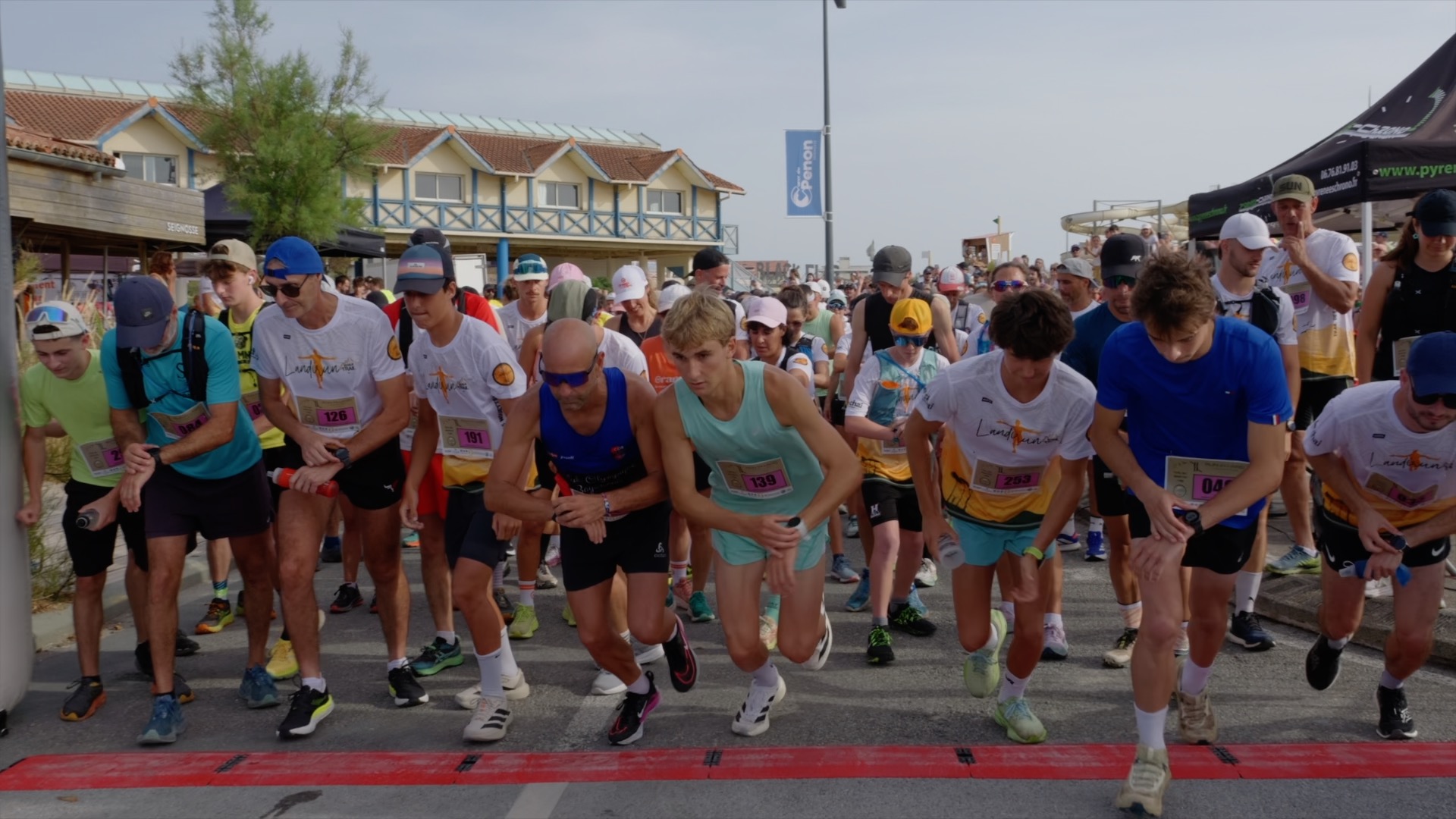 Départ du Trail des Mouettes devant le Penon