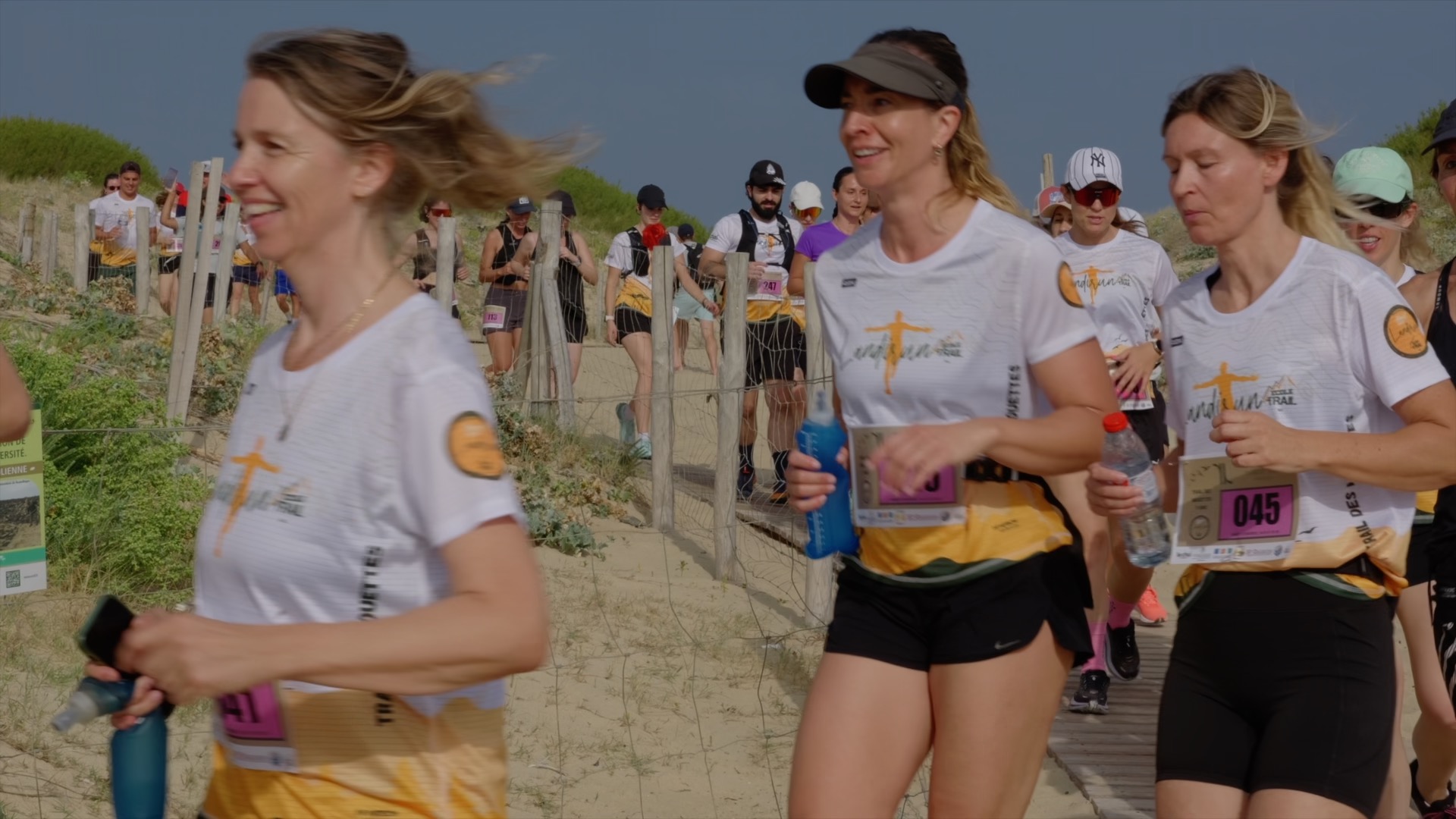 Coureuses Landirun en action sur la passerelle