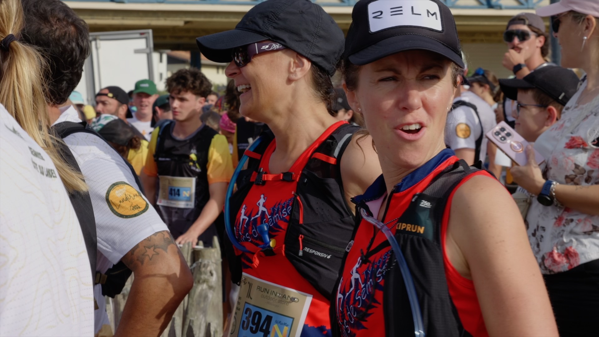 Coureuses complices au village Trail des Mouettes